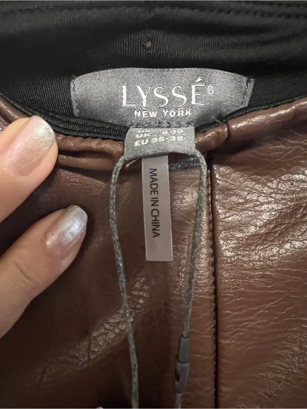 New with tags Lysse faux leather seamed legging. Size small in Cocoa Powder - Picture 5 of 7